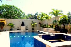 수영장 Villa Tentram Puri Gading