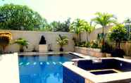 Swimming Pool 6 Villa Tentram Puri Gading