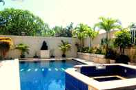 Swimming Pool Villa Tentram Puri Gading