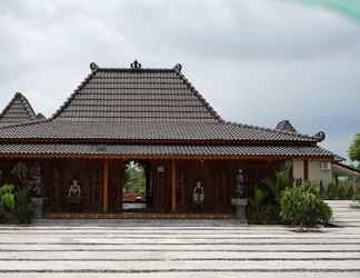 Exterior 2 Cozy Room at Puri Cempaka