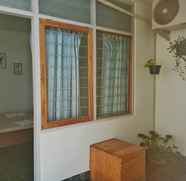 Exterior 3 Homestay Ndalem Mbak Charly