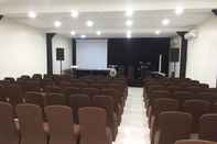 Functional Hall Wise Hotel Tomohon