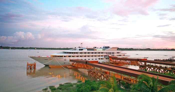 Tempat Tarikan Berdekatan VIntage Luxury Yacht Hotel