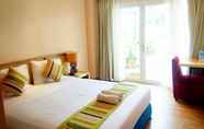 Bedroom 2 Santosa City Hotel 