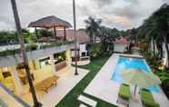 Swimming Pool 2 Villa Wania