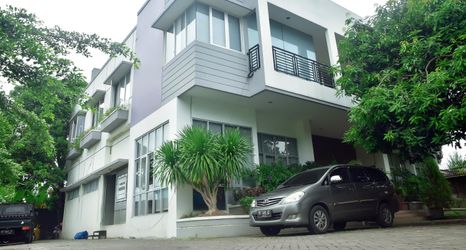 외관 2 Footprints Backpacker