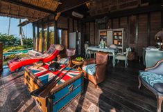 Common Space 5 Romantic Beachfront Villa Laut