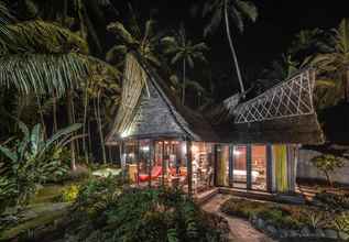 Exterior 4 Romantic Beachfront Villa Laut