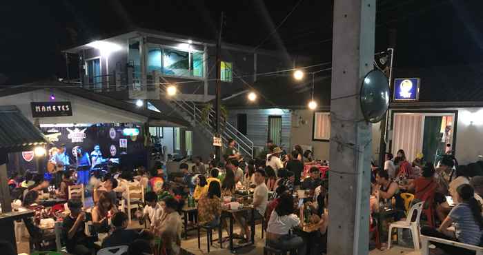 Bar, Cafe and Lounge Ta Yai Jai Dee Resort