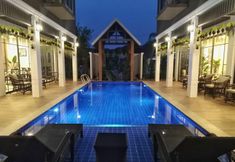 Swimming Pool 6 Hotel Matana