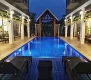 Swimming Pool 6 Hotel Matana
