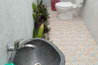 Toilet Kamar Chemel Homestay