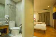 ห้องน้ำภายในห้อง Lanna Thaphae Hotel