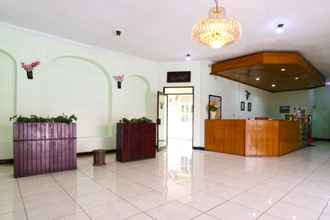 Lobi 4 Hotel Camelia