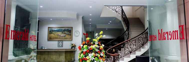Lobby Emerald Hotel Manado