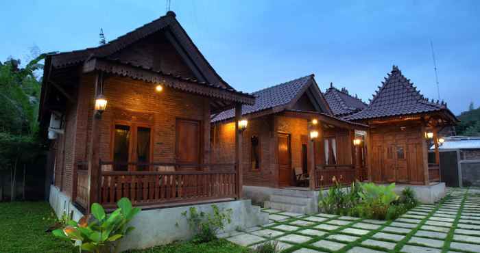 Bên ngoài Omah Teras Bata Guesthouse