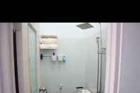 Toilet Kamar Full House 3 Bedroom at Griya Rini Homestay