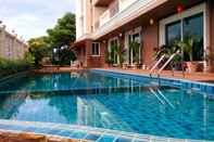Swimming Pool Convenient Grand Hotel