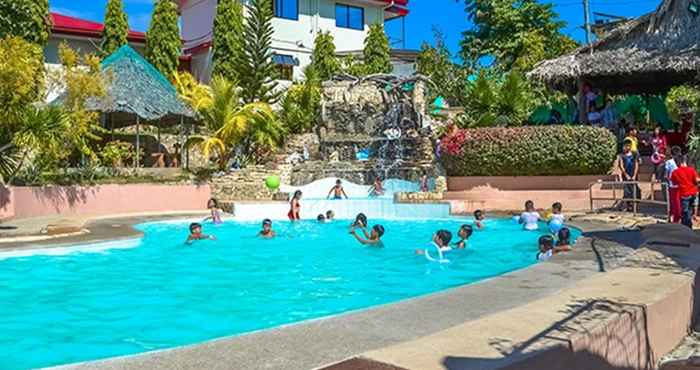 Kolam Renang Terraza de Nino Resort