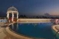 Swimming Pool Windsor Rajadhani