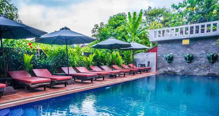 Kolam Renang Bou Savy Guest House