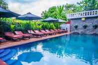 Kolam Renang Bou Savy Guest House