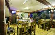 Restoran 5 Bou Savy Guest House