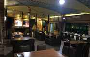 Bar, Cafe and Lounge 4 Hotel Setia Sintang