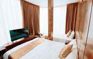 Bedroom 3 Mira Hotel