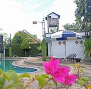 Swimming Pool 5 Hotel Saptra Mandala