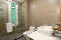 In-room Bathroom BC Green Isle Villa