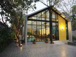 Warila Hotel, USD 34.29