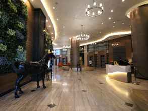 Lobby 4 Knightsbridge Residences Makati - Premier Room with Best Price