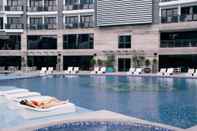 Swimming Pool Knightsbridge Residences Makati - Premier Room with Best Price