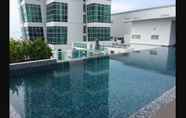 Kolam Renang 3 Summertime Maritime Suites