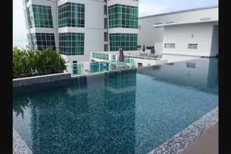 Kolam Renang 4 Summertime Maritime Suites