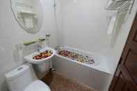 Toilet Kamar Tiger One Hotel