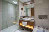 In-room Bathroom Lotte Hotel Yangon