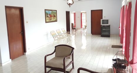 Lobby 2 Villa Kiki ( Syariah / Khusus Keluarga )