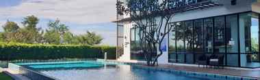 Swimming Pool 3 Preme Lakeview Condo ABAC Bangna