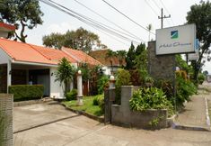 Exterior 2 OYO 517 Hotel Arjuna Lawang