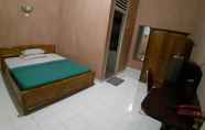 Bedroom 5 Hotel Syailendra