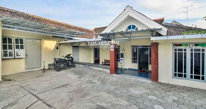 Exterior Budget Room at Madumurti Homestay Syariah