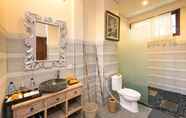 In-room Bathroom 2 Wasudewa Private Villa