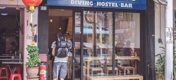 Exterior 2 BTS Khaosan Hostel