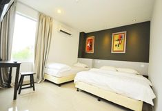 Bedroom 7 M Design Hotel @ Seri Kembangan