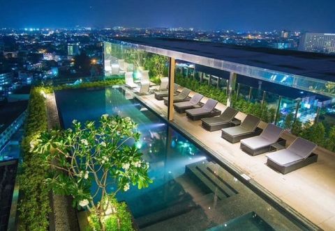 Swimming Pool The Astra Executive Luxury Suites Condo @Chang klan road