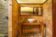 In-room Bathroom Darma Asih Ubud Villa