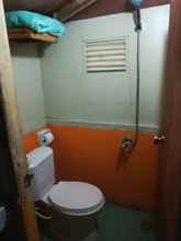 Toilet Kamar 4 Shari's Home
