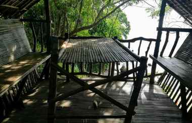 Lobi 2 Calatagan Native Bungalow Beach House